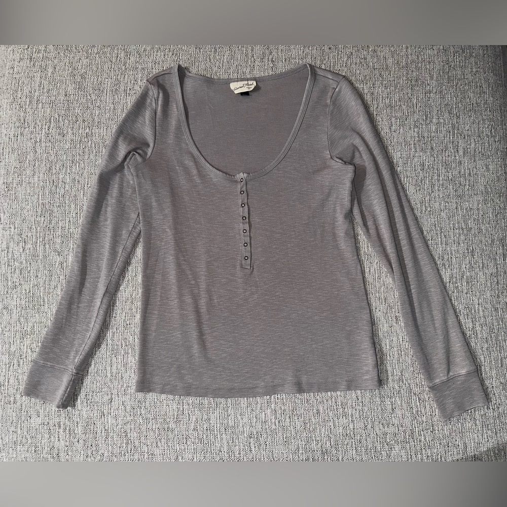 Women’s Universal Thread long sleeve top size large - grey